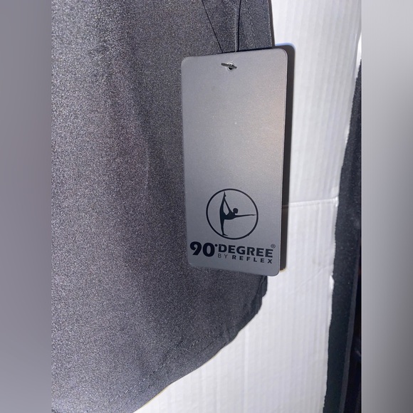 90 degrees black shorts with pockets & liner - Picture 2 of 6